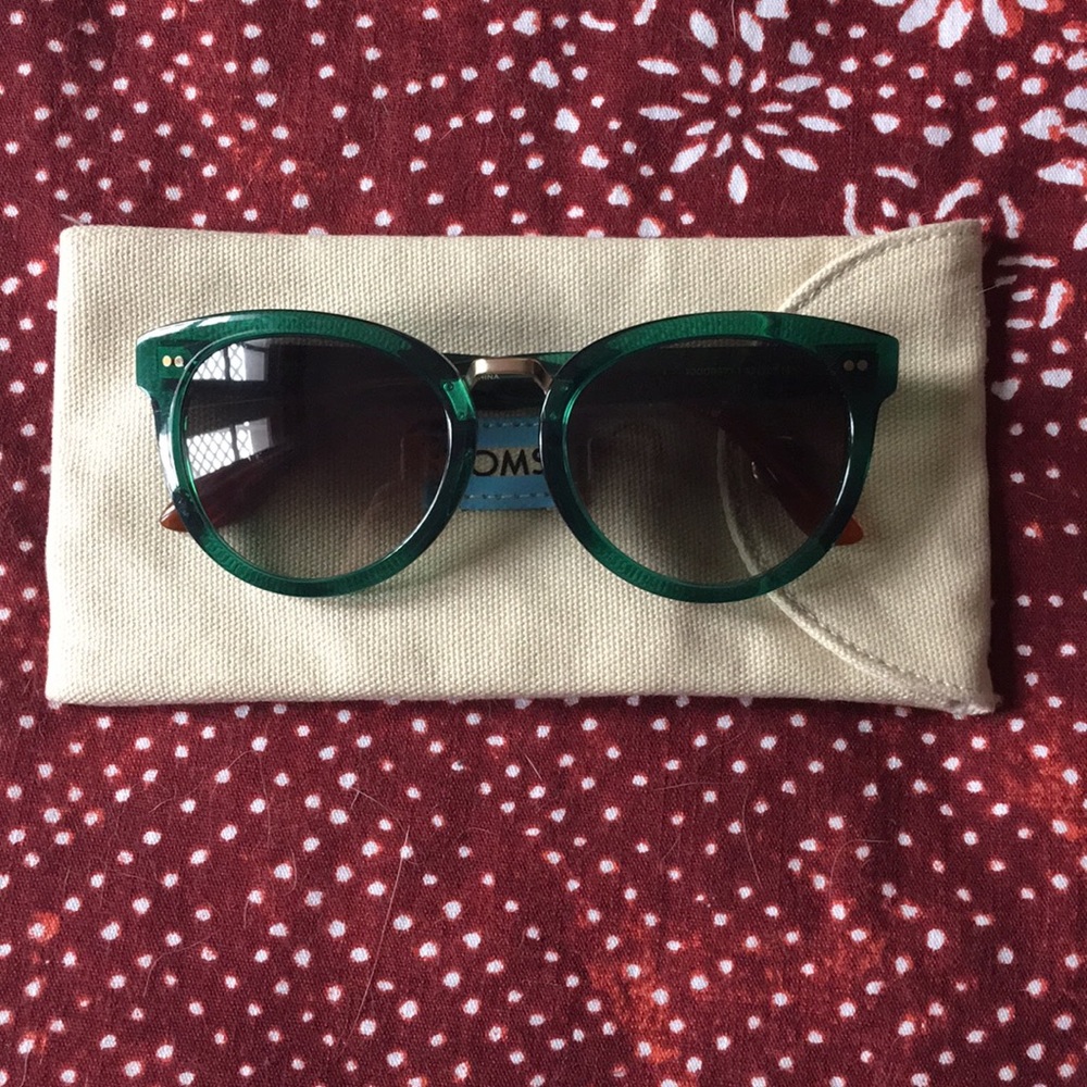 Brand new Toms sunglasses